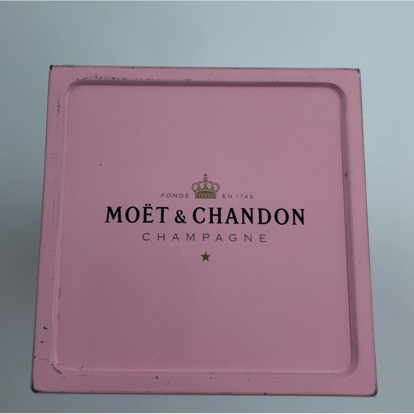 ‼️SALE‼️. MOET & CHANDON ‘Unique’ Collectible Champagne Case - Picture 10 of 13